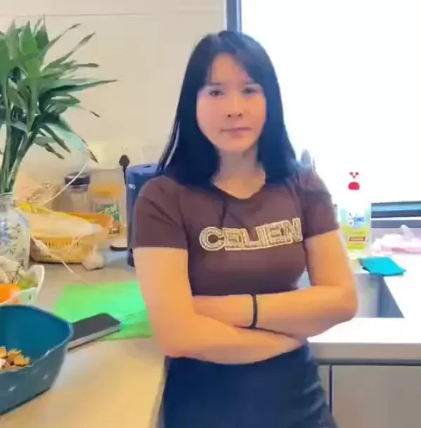 婚内出轨包养男模， 被纯情小鲜肉给告到原配老公那里了！
